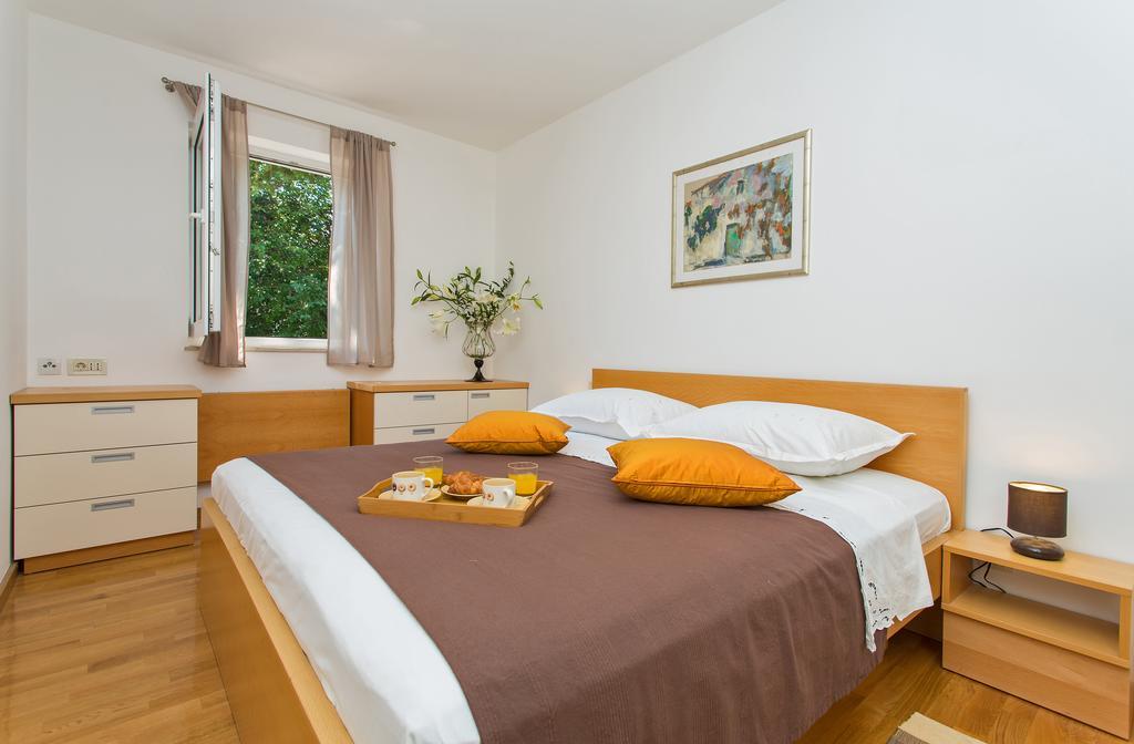 Comfortable Apartment Laura Lapad With Garage Дубровник Екстериор снимка