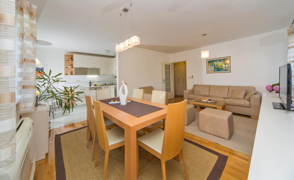 Comfortable Apartment Laura Lapad With Garage Дубровник Екстериор снимка